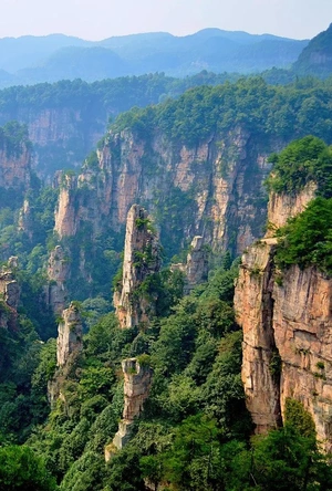 张家界：奇迹石林 绝景巨大石柱林—鸟瞰中国张家界